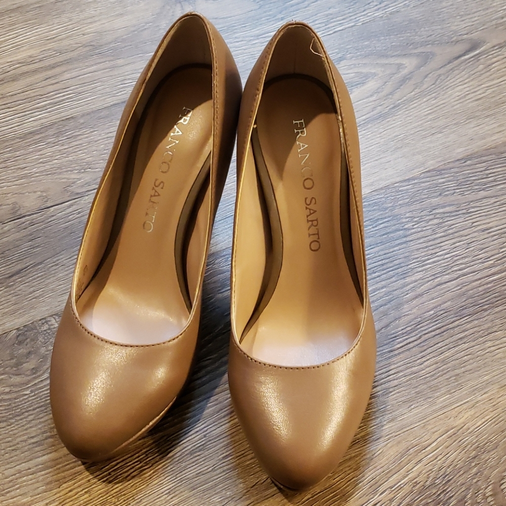 Franco Sarto nude pumps